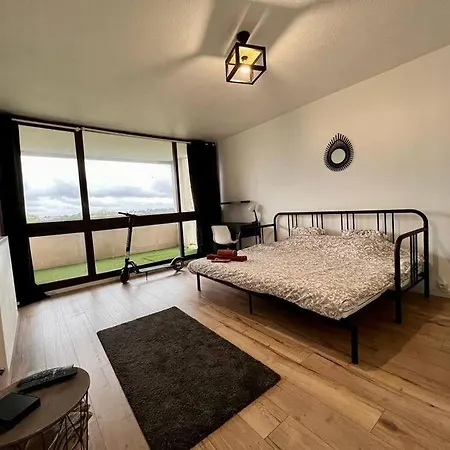 Appartement Paisible Avec Chambres Equipees