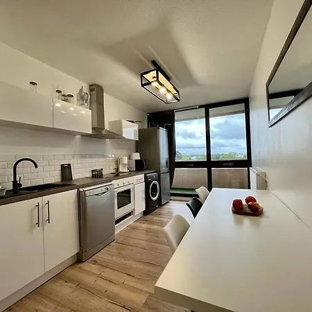 Appartement Paisible Avec Chambres Equipees Apartment *