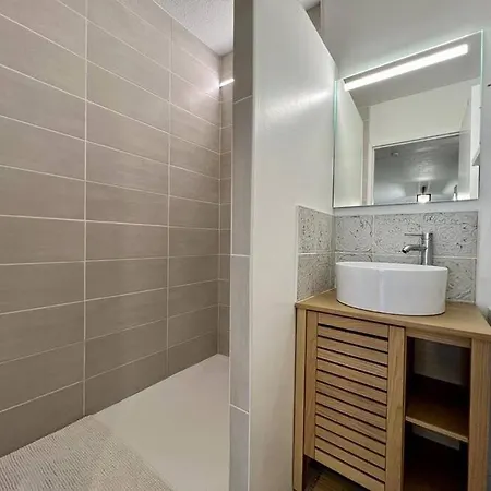Appartement Paisible Avec Chambres Equipees Apartment