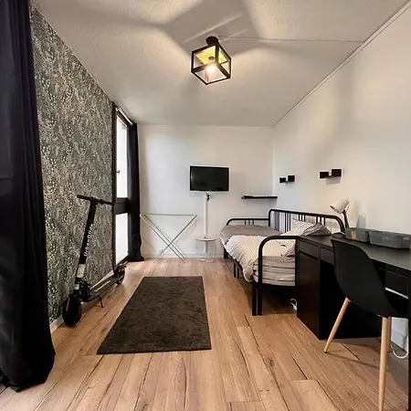 Appartement Paisible Avec Chambres Equipees